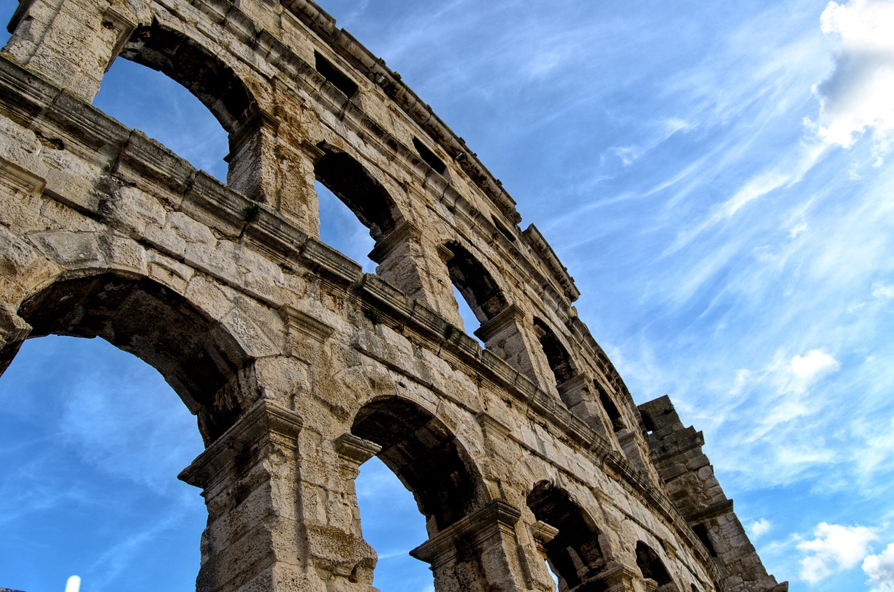 Archi monumentali dell'Arena romana di Pula