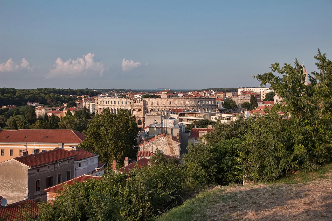 Pula e l'Arena viste dall'alto